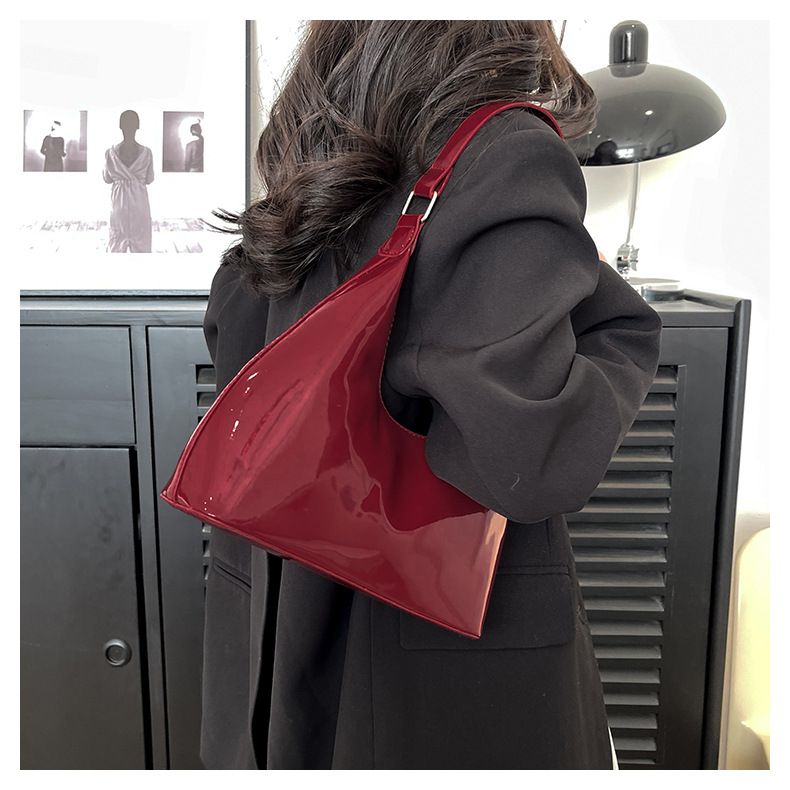 Borsa a tracolla da donna in pelle verniciata bordeaux di French Niche, nuova nel 2025, con tracolla, Hundred_voghion.com