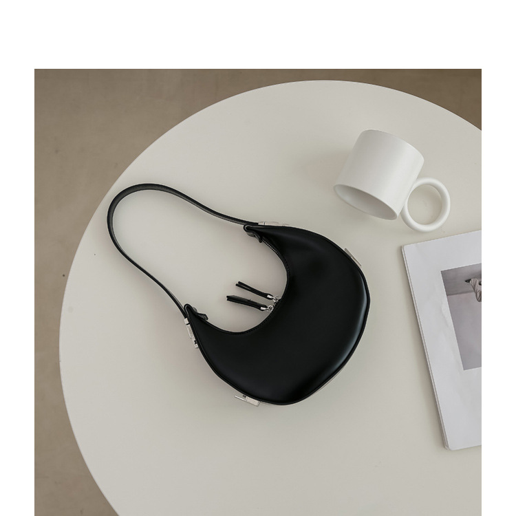 Borsa a tracolla da donna alla moda e personalizzata a mezzaluna estiva stile scuro 2024 dal design di nicchia coreano sotto le ascelle_voghion.com