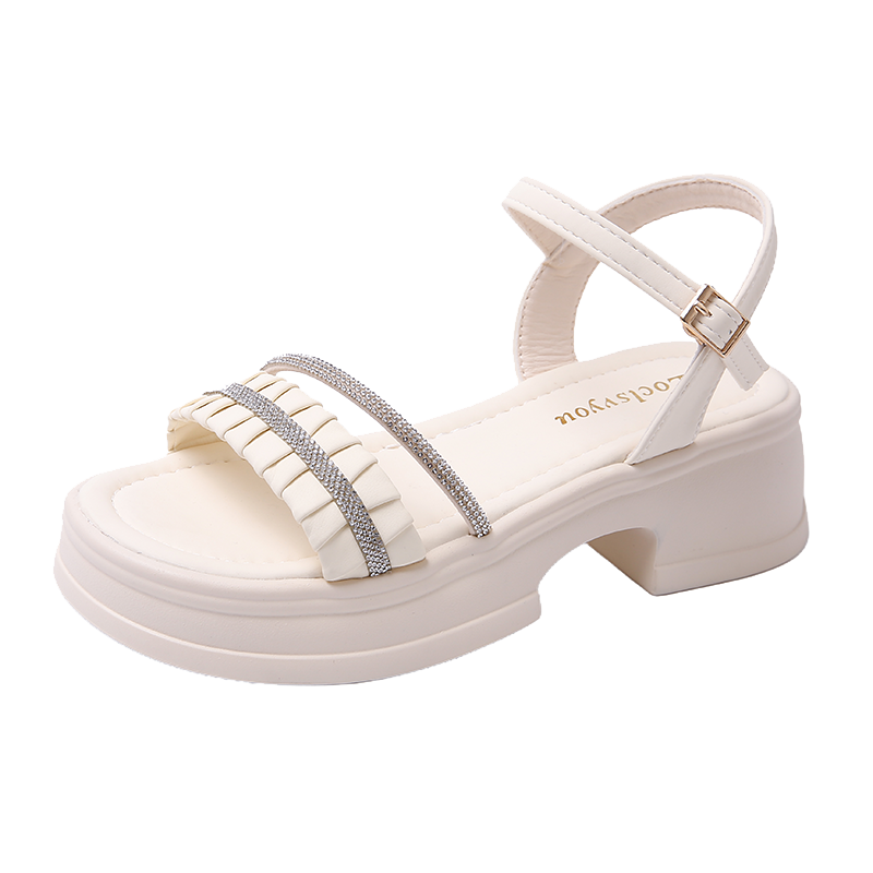 „Luftiges Glück: Sommersandalen für jeden Schritt“_voghion.com