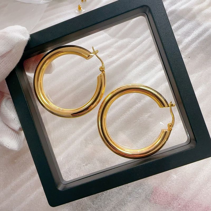 Women's Jewelry Copper Plated Hoop Earrings Exaggerated Personality Light Luxury Simple Earrings_voghion.com