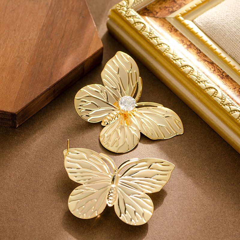 Farfalla in zircone intarsiato esagerato alla moda per donne con un senso del lusso, temperamento leggero e lussuoso, piccolo_voghion.com