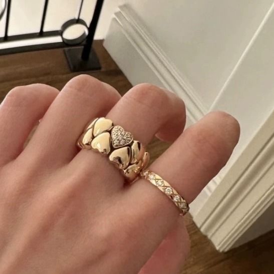 Anello vintage placcato oro con doppio strato di diamanti a forma di cuore per l'indice_voghion.com