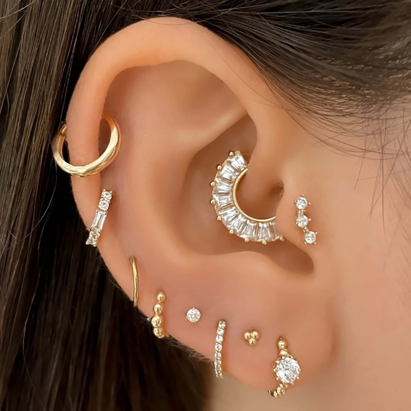 Anello al naso in zircone personalizzato in stile europeo e americano Anello da donna semplice e alla moda con piercing all'osso dell'orecchio, gioielli transfrontalieri per l'orecchio caldo_voghion.com