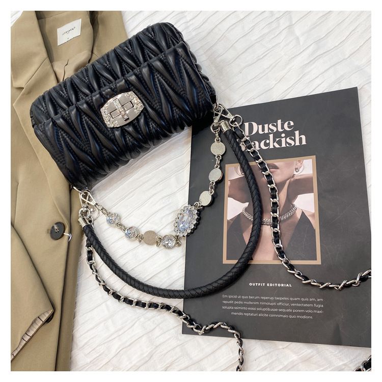 Fashionable and versatile niche chain bag one shoulder pleated diamond small fragrance style net celebrity ladies small bag ins shoulder bag_voghion.com