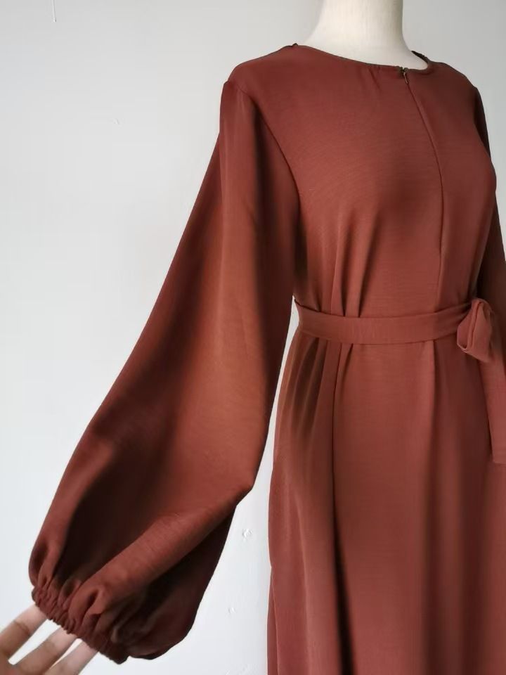 Turkish-Style Sweetheart Neckline Dress - Floral Embroidery & Cuffed Sleeves (Modest Middle Eastern Gown For Dubai Occasions Breathable Linen Blend)_voghion.com