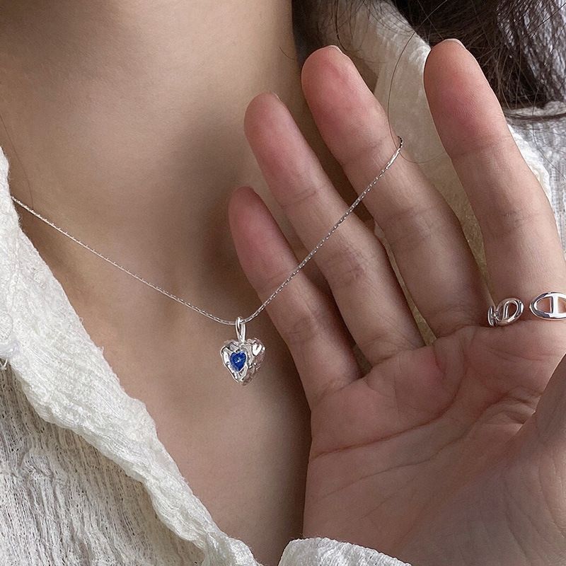 Collana in argento puro con lava blu per donna, stile freddo, design di nicchia, catena per clavicola a cuore irregolare_voghion.com