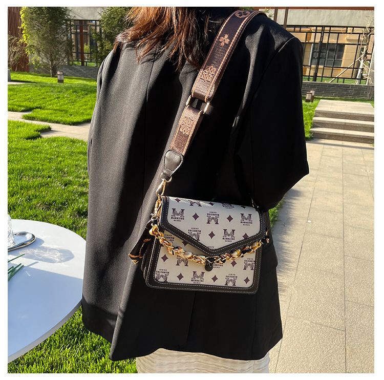 Bag Women's Bag 2023 New Niche Design Retro Small Square Bag Net Red Fashion all-match one-shoulder diagonal handbag_voghion.com