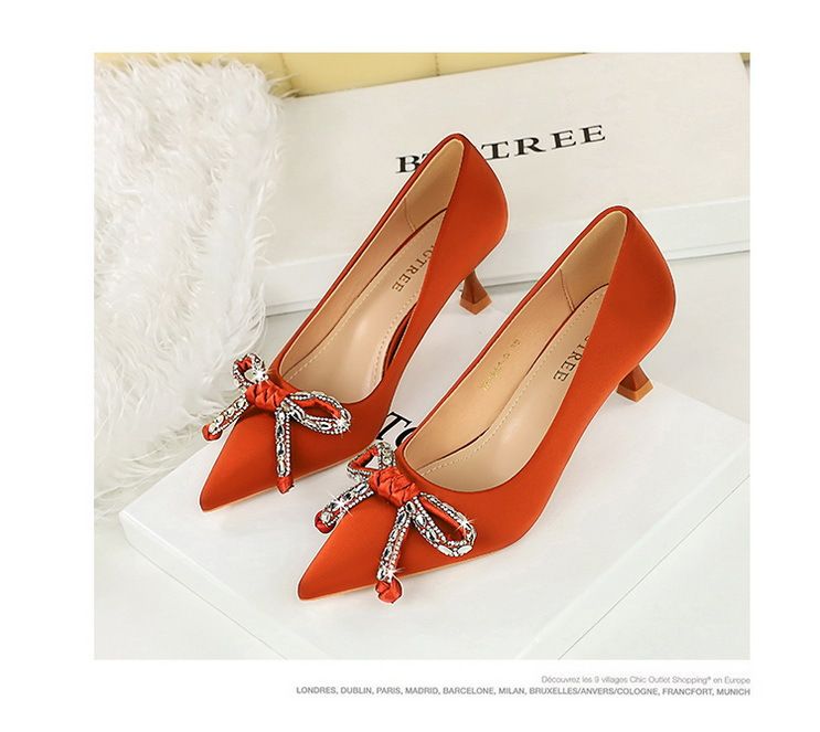 1961-H61 Wind Light Luxury Water Diamond Bow Tip Fine Middle Silk Wine Glass Heel Women's Single Shoe_voghion.com