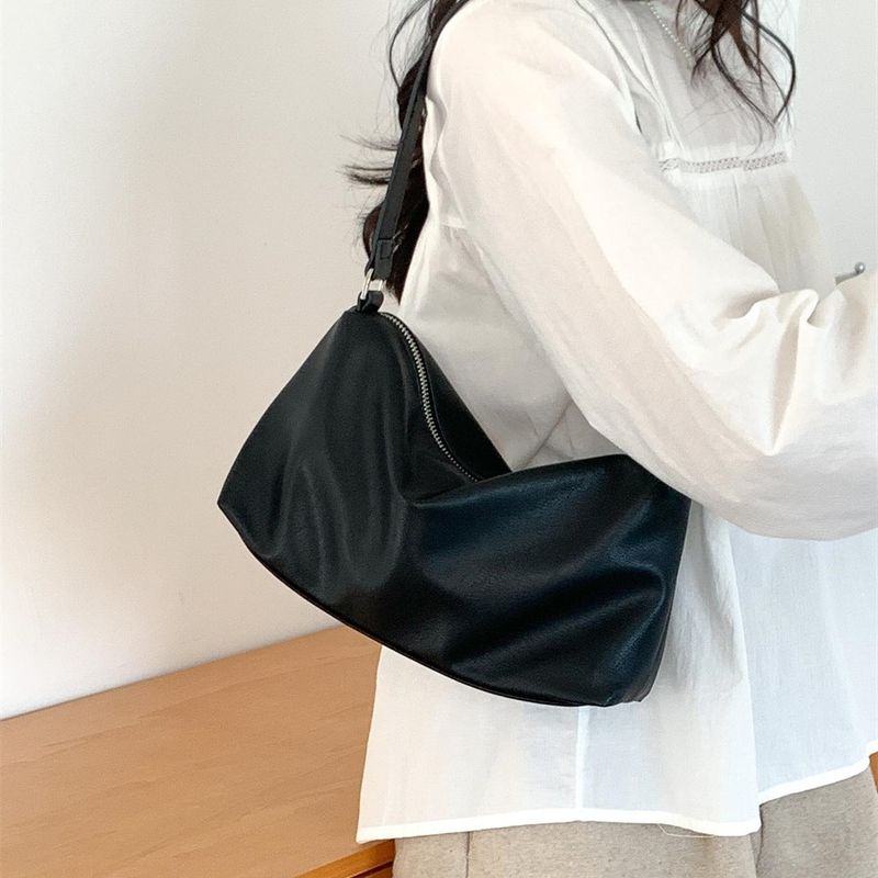 Korean Armpit Fashion 2025 New Soft Handheld High-end Hundred Small Square Scarf Shoulder Bag_voghion.com