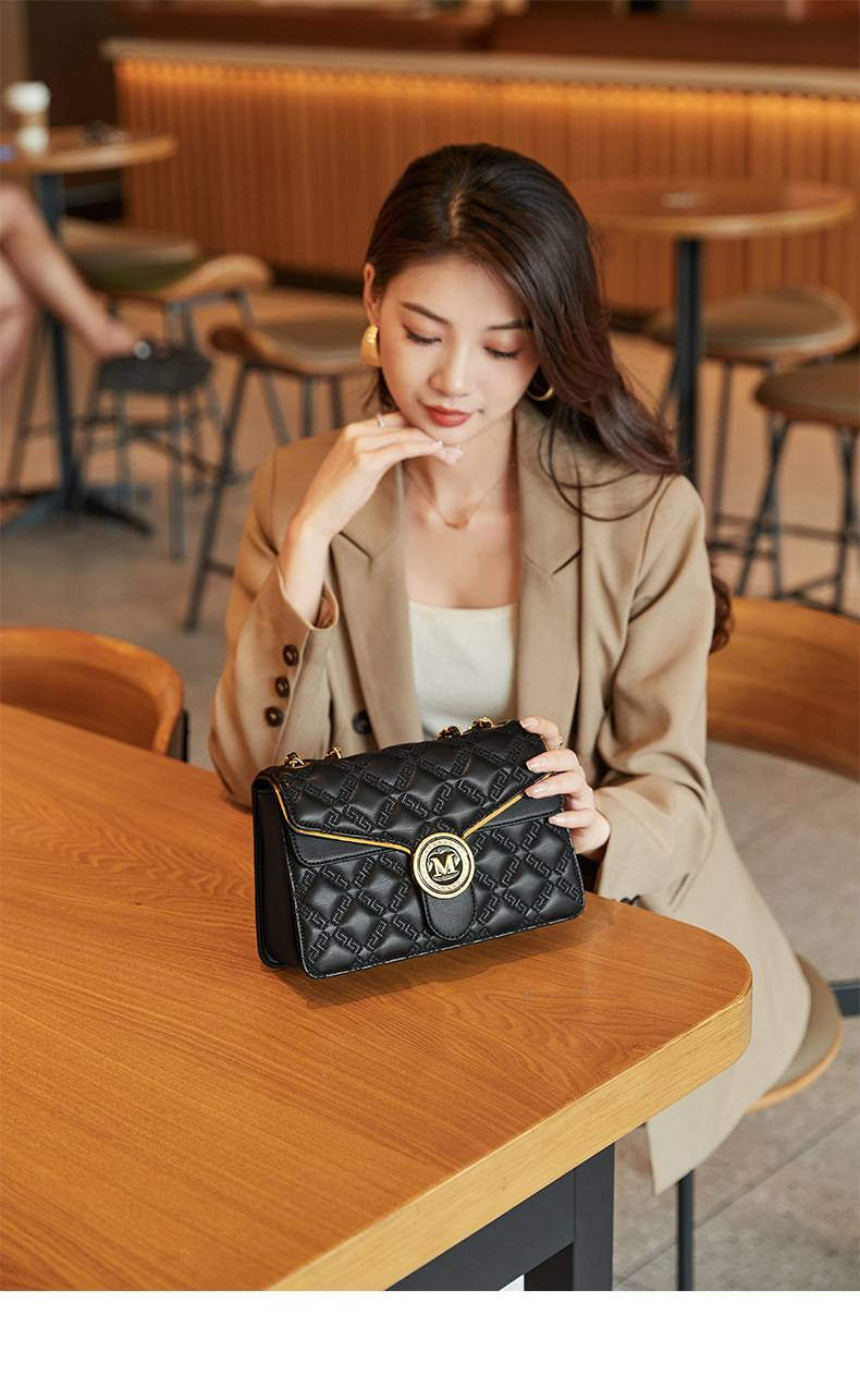 Exquisite Nische für Frauen im Jahr 2025, neue kleine quadratische Kettentasche im Westernstil, vielseitige Umhängetasche mit einer Schulter_voghion.com