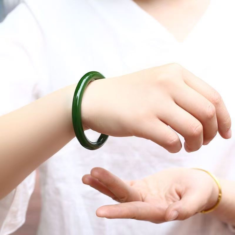 Hurtowa, ręcznie robiona okrągła bransoletka z jadeitu w stylu Tanxi z Xinjiang, z zielonkawym odcieniem i brzęczącym dźwiękiem. Łańcuszek na rękę._voghion.com