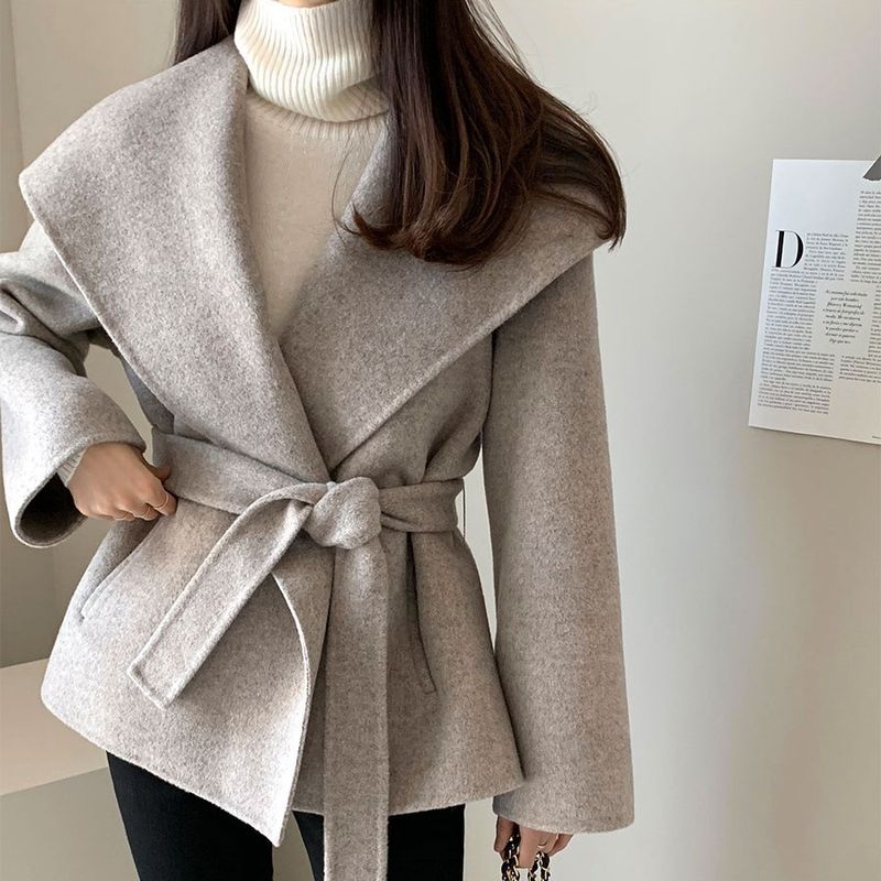 Kurzmantel aus schickem Wollgemisch – Jacke mit übergroßem Revers und Gürtel zum Binden in der Taille für zierliche Frauen, Retro-Oberbekleidung für den Herbst_voghion.com