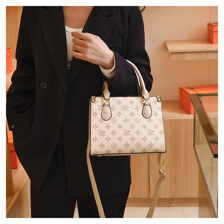 Klassisk retromode tygväska med stor kapacitet Axelhandhållen Crossbody-väska för damer_voghion.com