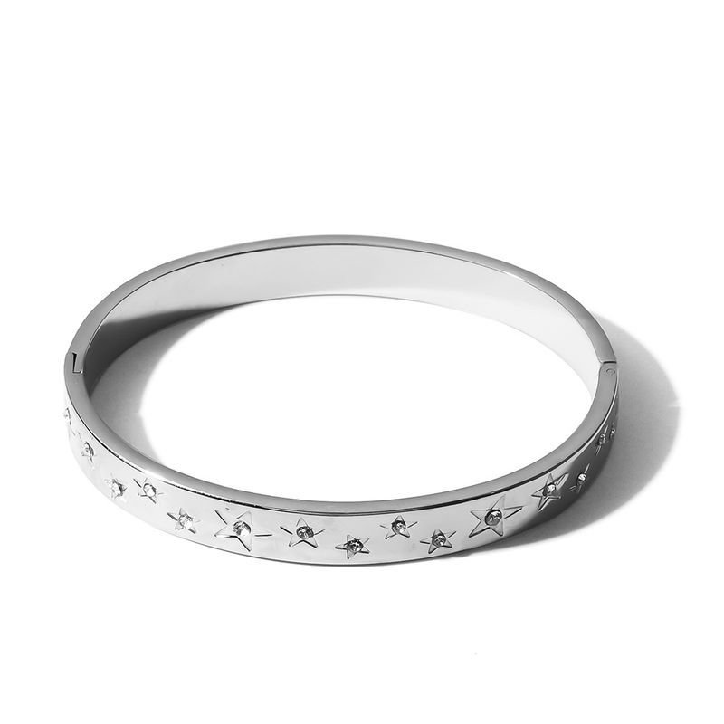 Pulseira clássica de cinco pontas com borda larga e polida espelhada de 8 mm e fivela em forma de estrela_voghion.com