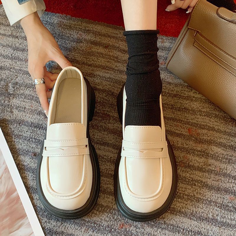 Japanische kleine Lederschuhe Damen Herbst Britischer Stil Schwarze Plateau-Loafer Ein Pedal Jk Uniform Einzelschuhe_voghion.com