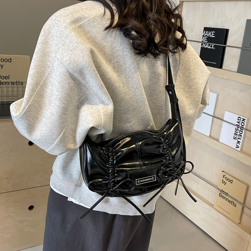 Crossbody Fashion rento naisten 2024 uusi trendikäs korealainen korkealaatuinen yhden olkapään muodikas pieni laukku_voghion.com