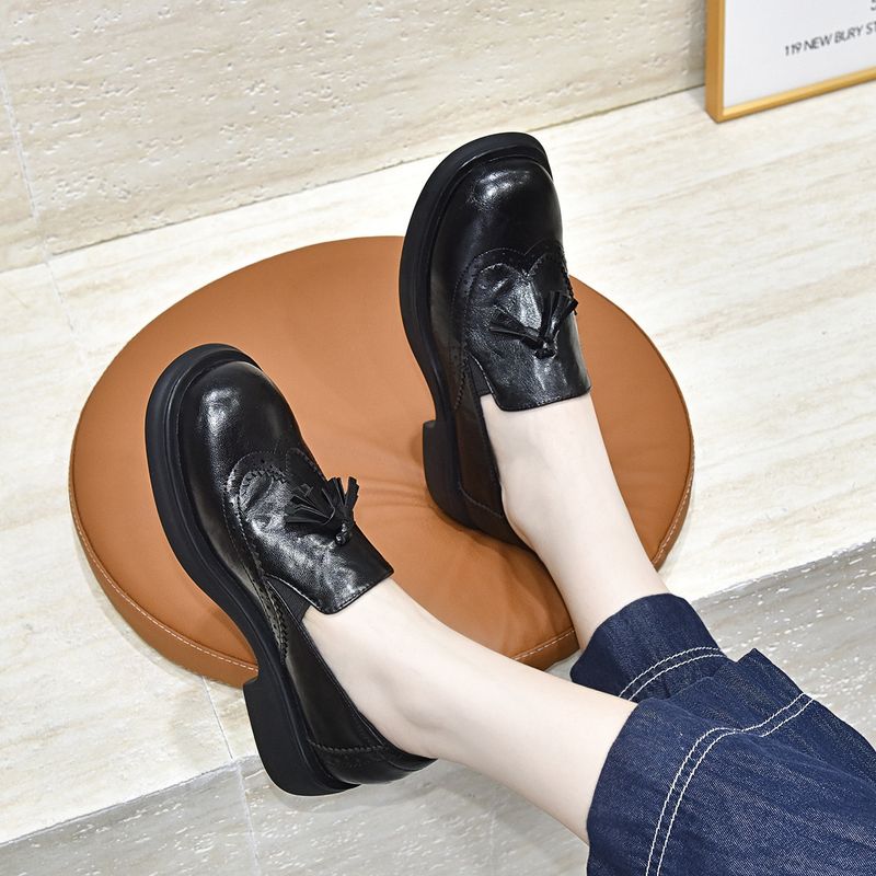 Malé kožené boty, podzim a zima 2025, britský styl, brogue, vyřezávané střapce, ploché boty, pro všechna roční období_voghion.com