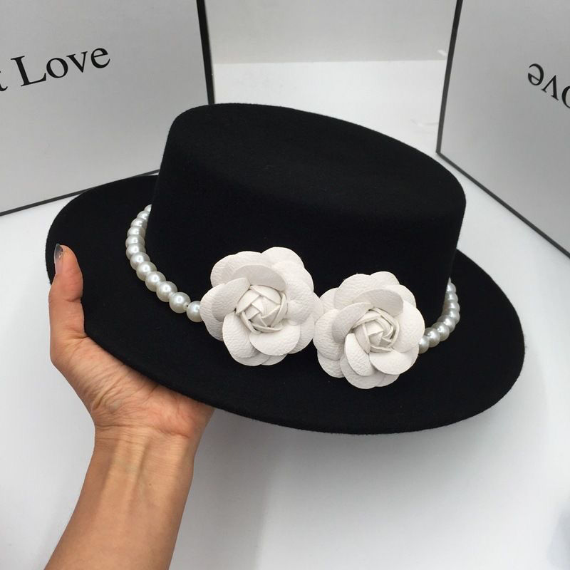 Nuova versione coreana primaverile e invernale di tutto in lana con piccolo cappello nero profumato da donna mondana con perle e fiori, piccolo regalo piatto_voghion.com