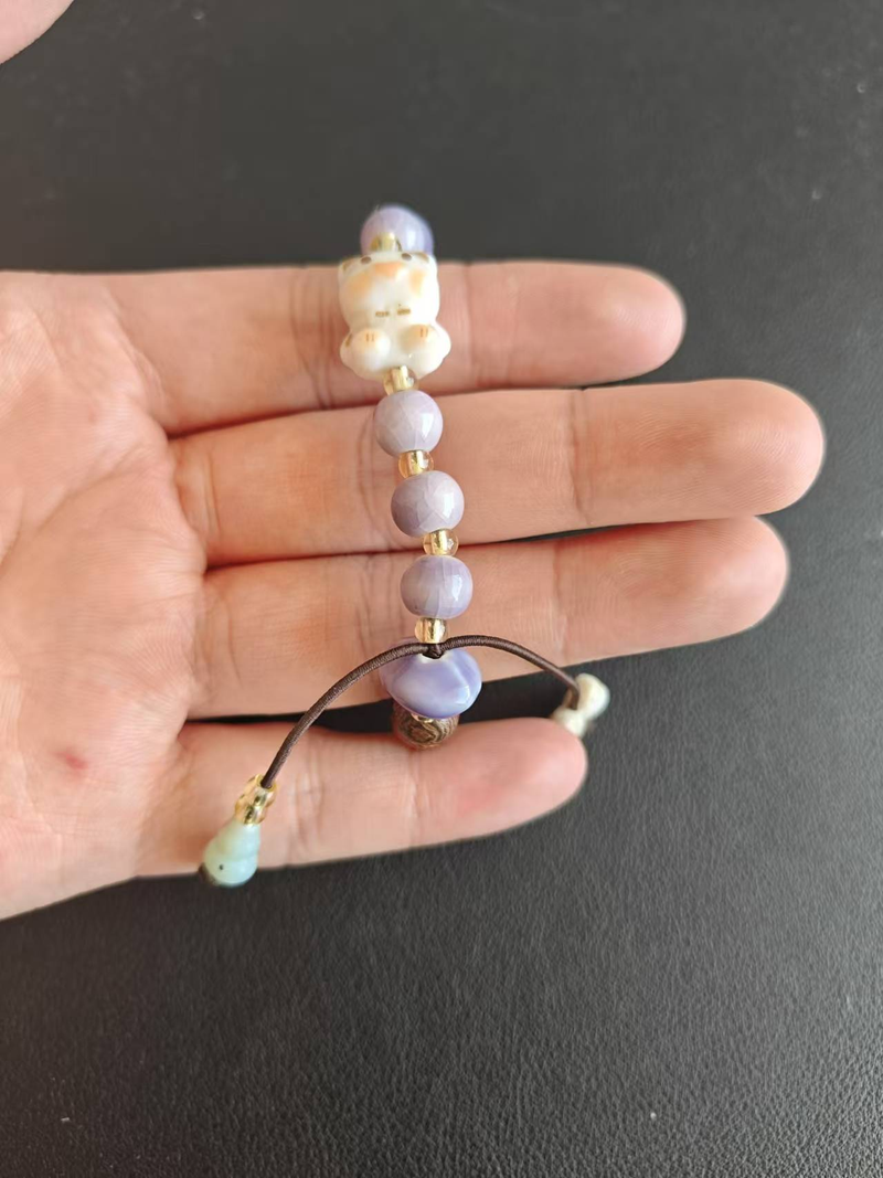 Handgefertigtes Keramikperlenarmband aus Jingdezhen: Kunsthandwerklich gefertigt – mit süßem Tieranhänger und gemischten Perlen für den täglichen Gebrauch_voghion.com