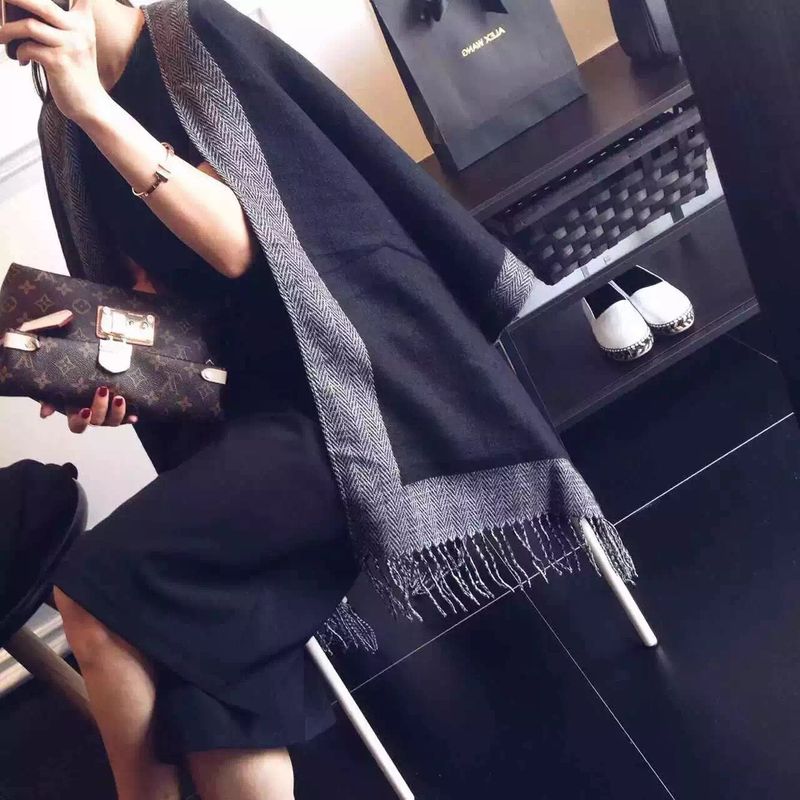 Autumn Winter Hot-Selling Shawl Super Stylish European And American Retro Black Gray Color-Block Cashmere Thickened_voghion.com