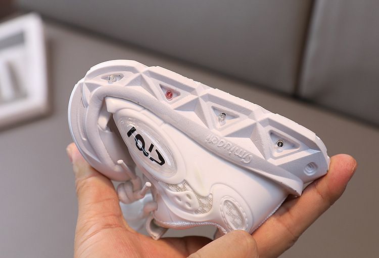 Nuove scarpe sportive casual per bambini con luci e scarpe da corsa luminose, scarpe leggere con suola morbida per bambini di taglia media e piccola_voghion.com