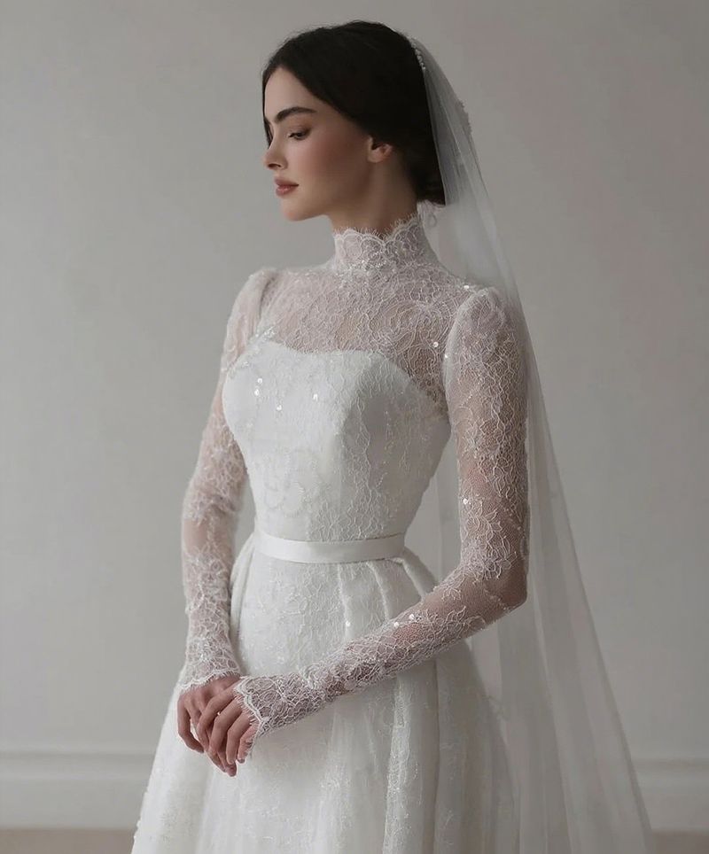Abito da sposa da donna, abito da sposa in pizzo lucido ed elegante, abito da sposa in raso con maniche lunghe – Abito senza tempo a trapezio con vita alta in bianco avorio_voghion.com
