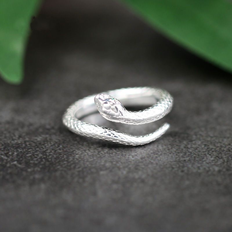 Anello in argento alla moda a forma di serpente retrò, stile punk regolabile, gioielli da donna 2024_voghion.com