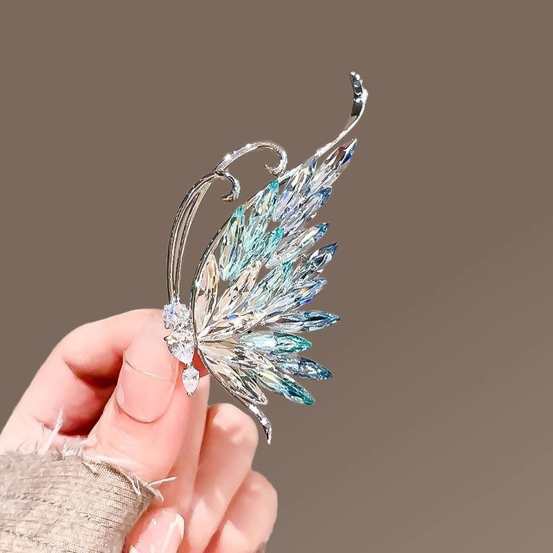 Temperament Simulatie Vlinder Broche Driedimensionale Diamant Geleidelijke Kleurverandering High-end Pin Damesmode Heldere Vlinder Corsage_voghion.com