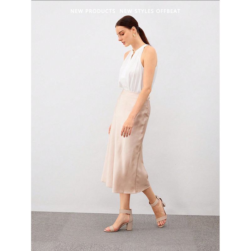 Nueva línea de sandalias de punta abierta con hebilla vintage y tacones gruesos_voghion.com