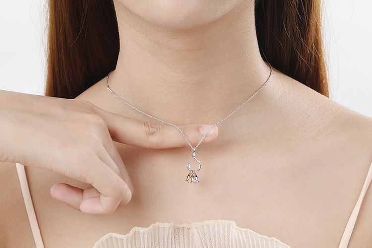 Hot sales ANENJERY Sier Color Cute Three Small Pendant Necklace With Fish Hook Charms Jewelry For Best Friend Gift_voghion.com
