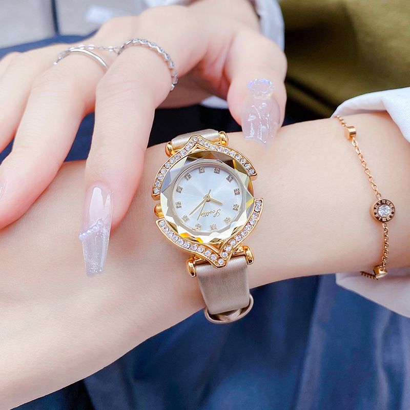 Gaudí Korean Fashion Elegant Diamonds, personalisierte Damenuhr mit rautenförmigem Spiegel und Lederarmband_voghion.com