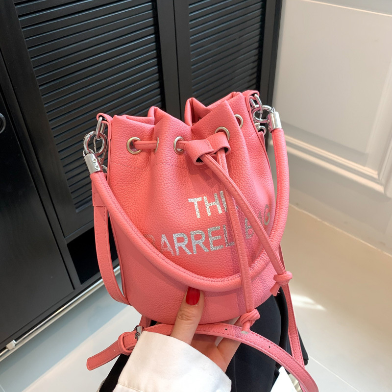 2023 Spring/Summer New Fashion Drawstring Bucket Bag Casual Handheld Crossbody Women's Bag_voghion.com