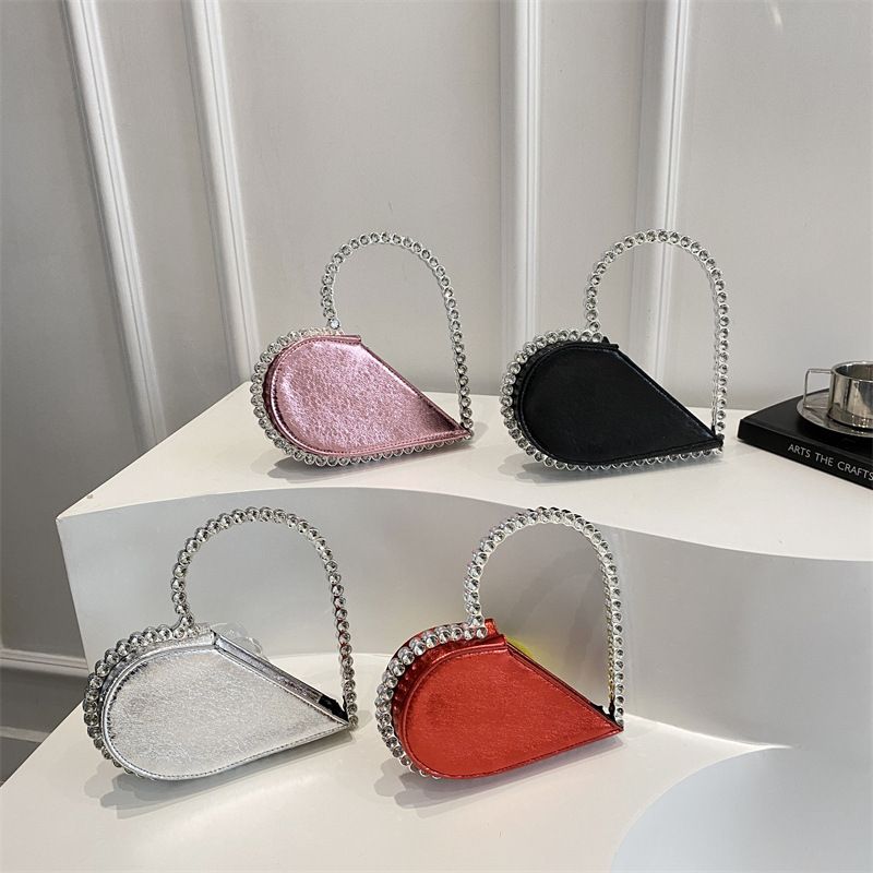 Trendy And Eleant 2025 Summer New Heart-shaped Personalized Diamond-encrusted Evenin Fashion Stylish Women's Clutch_voghion.com