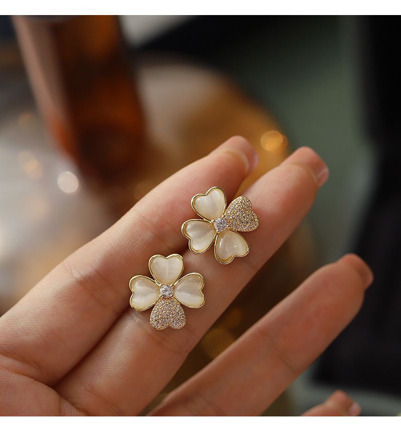 Women's accessories Diamond set simple temperament design sense trend earrings earrings_voghion.com