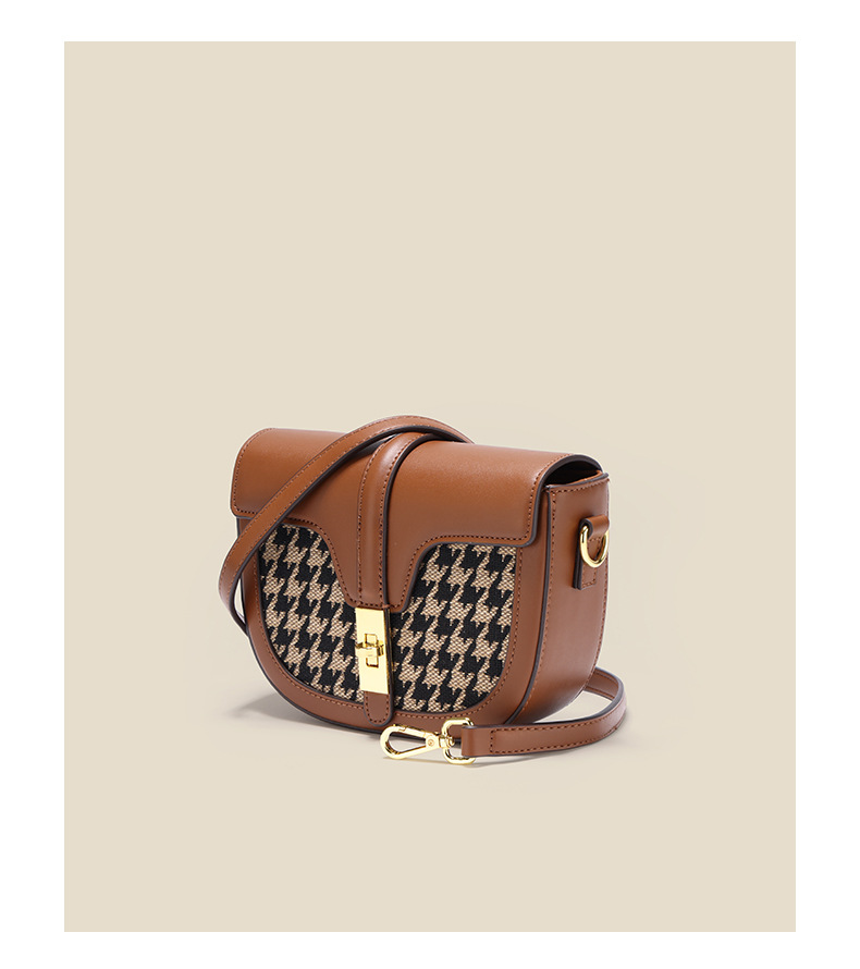 Houndstooth Latch Saddle 2024 Ny moderigtig alsidig crossbody gitterspænde skuldertaske_voghion.com