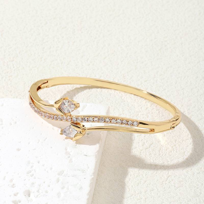 Bracciale Kink leggero di lusso a 8 caratteri・Bracciale con catena geometrica e diamanti・Catena con diamanti a forma di fiore・Design multi-serie・Opzioni multi-stile_voghion.com