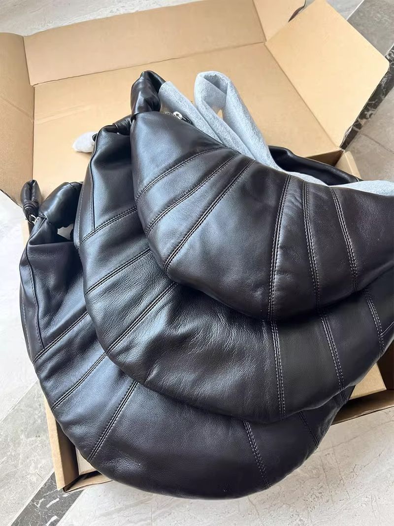 Croissant bag, croissant bag, head layer, leather shoulder bag, messenger bag._voghion.com