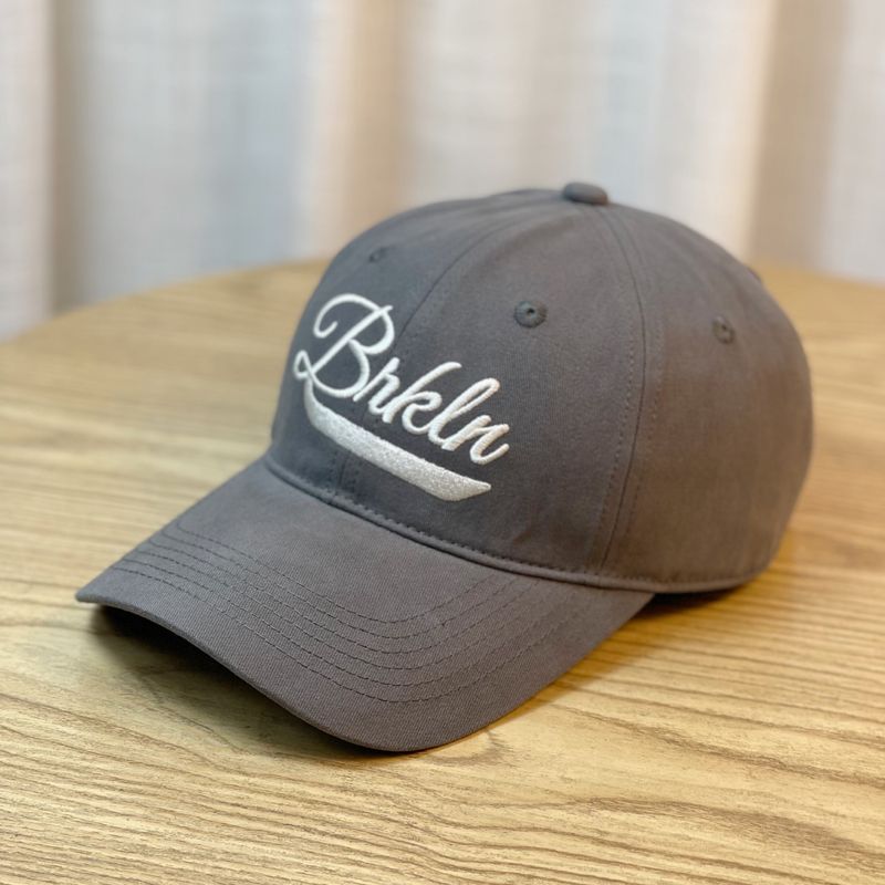 Neue Mütze für Damen, koreanische Version, neue Baseballkappe mit Buchstabenstickerei, amerikanische Retro-Kappe mit großem Kopfumfang, kleinem Gesicht, tiefem oberen Teil, Entenschnabelmütze für Herren_voghion.com