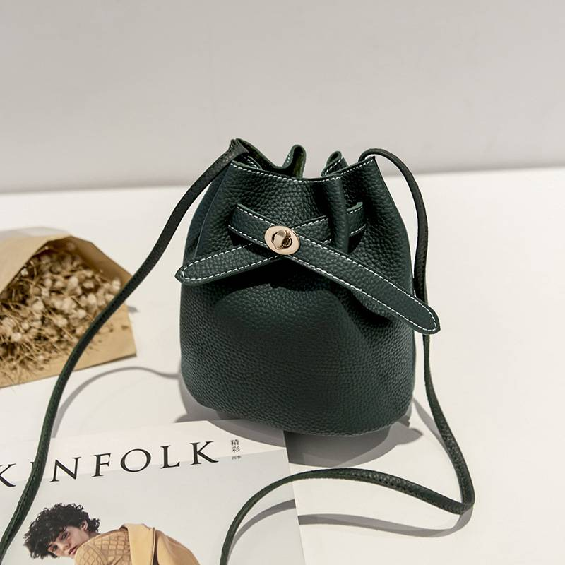 Borsa a secchiello versatile con tracolla larga e fibbia di blocco, piccola borsa coreana per il tempo libero, tinta unita, monospalla_voghion.com