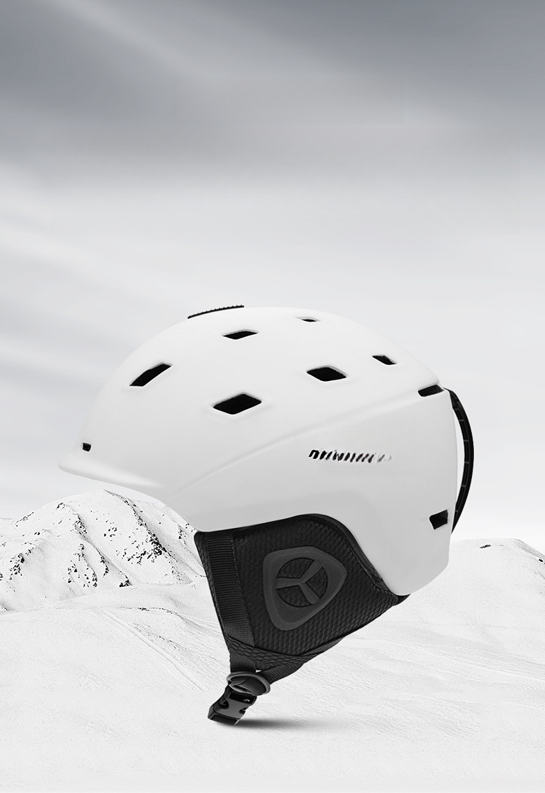 Integrated ski helmet, protective cap, outdoor skiing equipment, sports equipment
Professional snow helmet_voghion.com