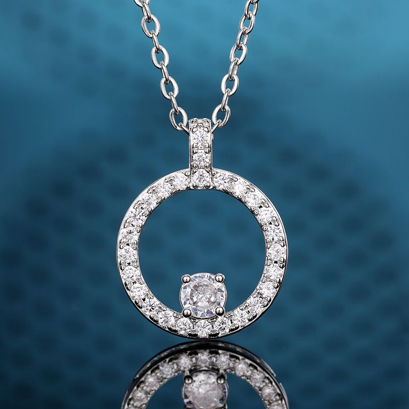 Costume simple en cercle creux, dîner de rencontre, luxe léger, haut de gamme, boucles d'oreilles et collier pour femmes de style froid de célébrité_voghion.com