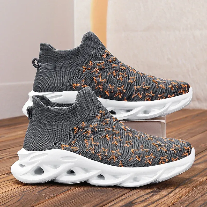 Herren Laufschuhe Sommer Neue Gestrickte Socken Atmungsaktive Freizeitschuhe Männer Bequeme Sportschuhe_voghion.com