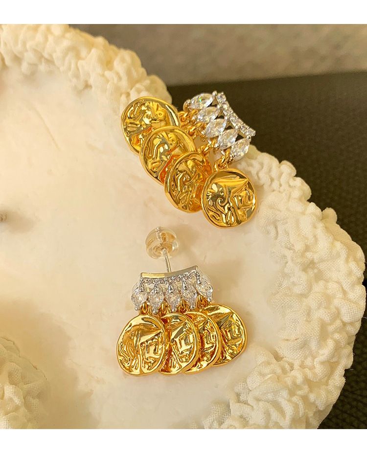 Französische Retro-Gold- und Silberfarbe passend zum Porträt-Relief-Anhänger Persönlichkeit Silbernadel-Ohrringe Designer-Ohrringe_voghion.com