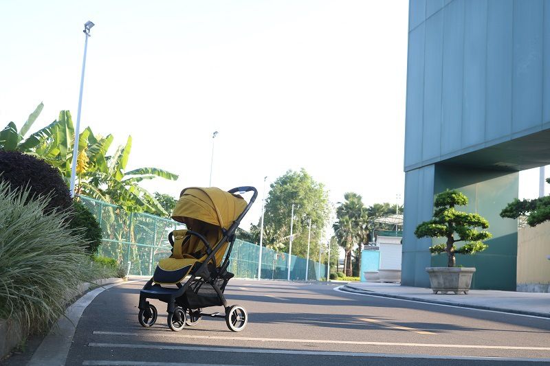 Passeggino Baballo leggero, può stare seduto o sdraiato, pieghevole con un pulsante, passeggino ammortizzante_voghion.com