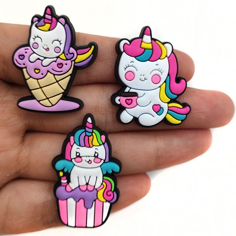 10er Set vun Cartoon Séiss Eenhoorn Schong Blummendekoratioun Schnalle Personaliséiert DIY Gaart Schong Schnalle Accessoiren_voghion.com