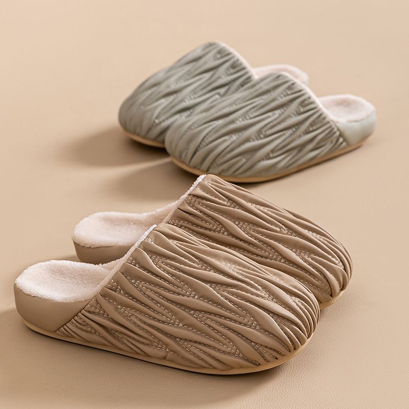 Chaussons en coton plissé pour femme, automne et hiver 2025, antidérapants, imperméables, chauds et confortables, avec peluche en cuir_voghion.com