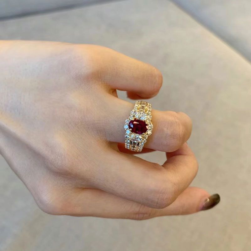 French Vintage Filigree Ring – Intricate Lace-Engraved Band With Simulated Ruby | Baroque-Inspired Full Pavé Rhinestone | Elegant Antique Style_voghion.com