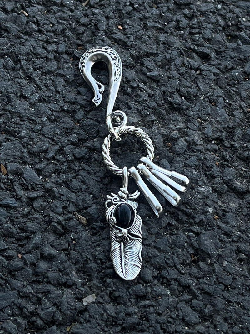 Handgemaakte zwarte gedraaide metalen sleutelhanger - Uniek ontwerp met drie ringen, duurzaam en stijlvol accessoire Dagelijks gebruik Zwarte krans met drie ringen gesp_voghion.com