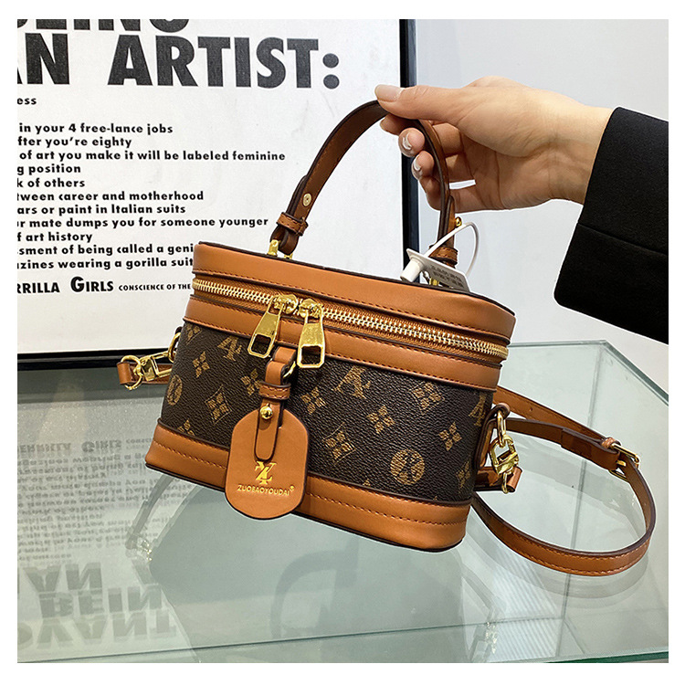 Alta calidad para las mujeres 2023 Nueva moda caja impresa Versátil portátil hombro crossbody Maquillaje bolsa tendencia_voghion.com