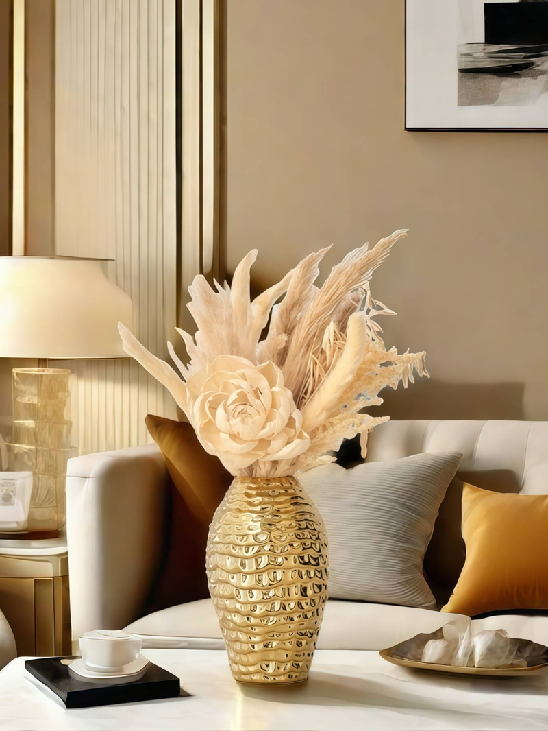 Eine leichte Luxusvase mit goldenem Wellenmuster im europäischen Stil eignet sich für Wohnzimmer, Esszimmer, Flur, Blumenarrangements und Vasenornamente_voghion.com